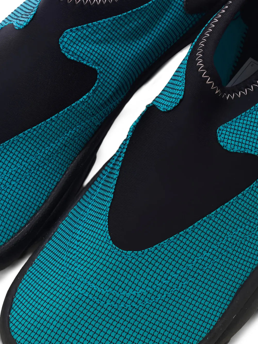 Nike Aqua Turf Turbo Green/Black/Washed Coral/Team Scarlet Sneakers