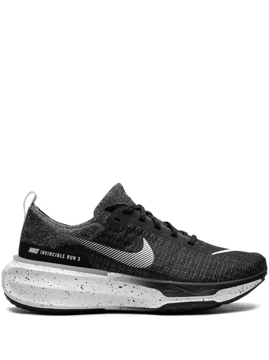 Nike Zoomx Invincible Run Flyknit 3 Oreo Sneakers