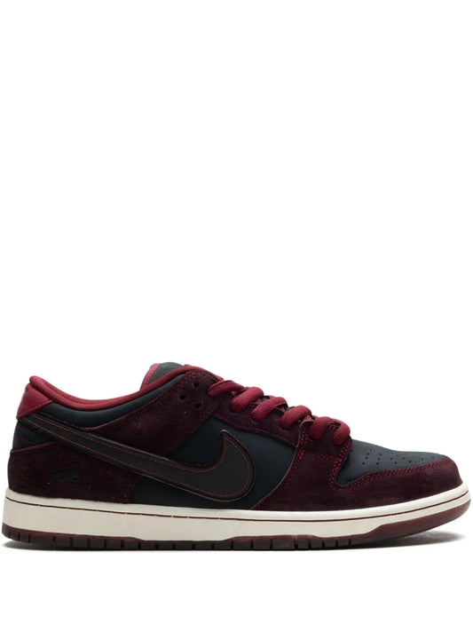 Nike X Riot Skateshop Sb Dunk Low Mahogany/Dark Beetroot/Team Red/Sail/Night Maroon Sneakers
